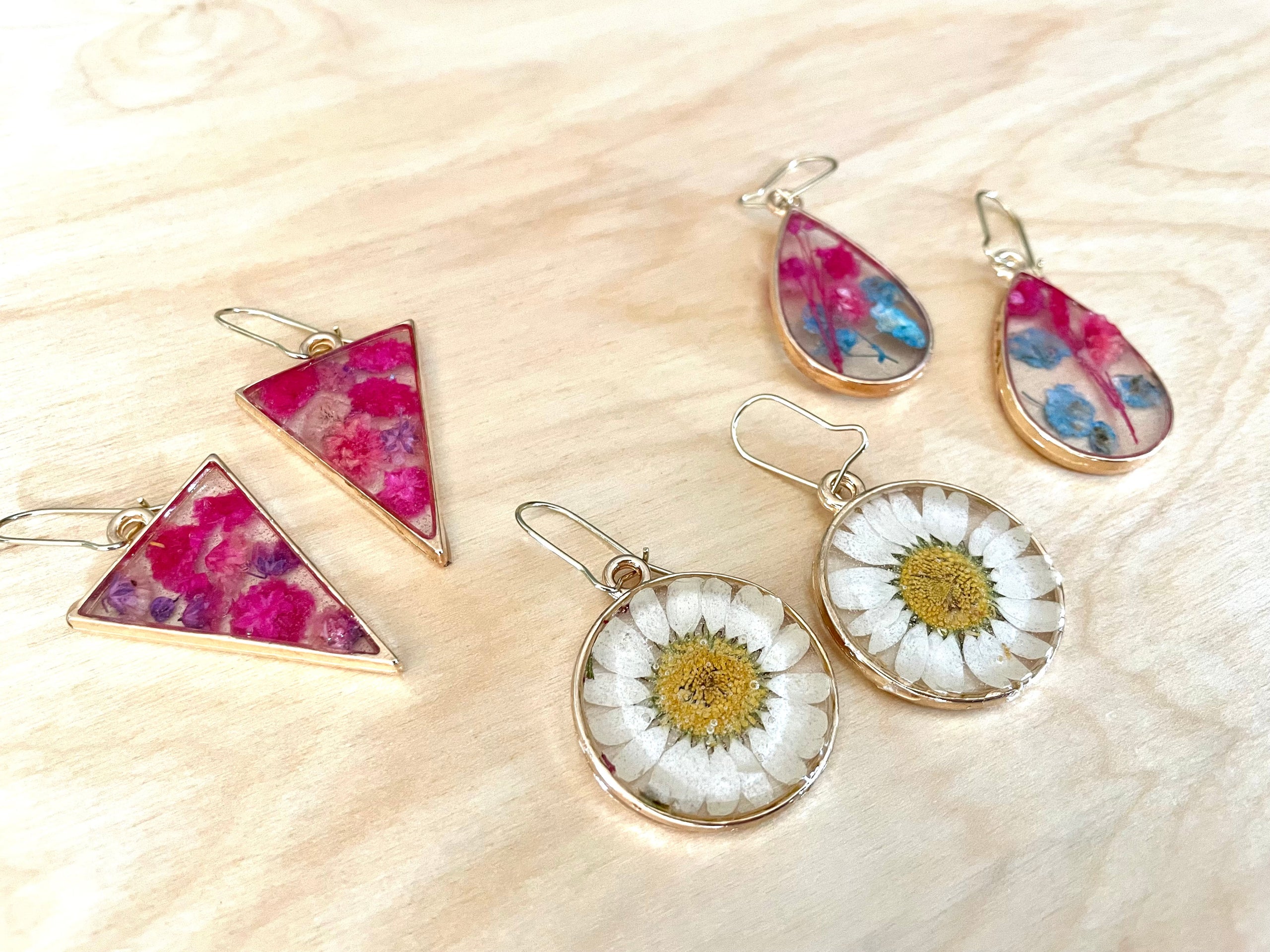 Epoxy Resin Jewelry Gifts - Our Virginia Home